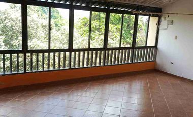 VENDO CASA CERCA AL COLEGIO DIVINO NIÑO VILLA FLOR 4 PLANTAS CASA PROVENZA