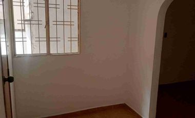 VENDO CASA CERCA AL COLEGIO DIVINO NIÑO VILLA FLOR 4 PLANTAS CASA PROVENZA