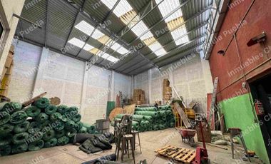 Oportunidad de adquirir una bodega en San Andrés Cholula a 5 minutos de periférico y 2 minutos de Radial Zapata, haz crecer tu negocio y que tu empresa crezca. Nave techada de 550 m2 con tapanco, oficinas, sanitarios, bodegas, cocina.