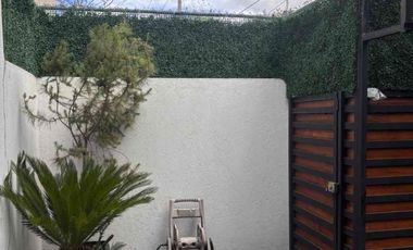 casa sola en venta Av. San Jerónimo a una cuadra de Luis Cabrera. 2r/2b/2e
