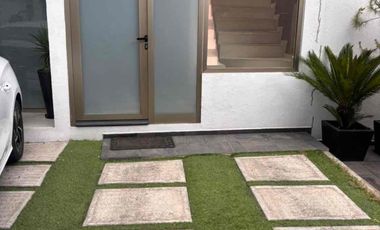 casa sola en venta Av. San Jerónimo a una cuadra de Luis Cabrera. 2r/2b/2e