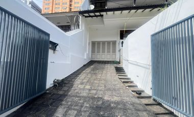 Y. Disewakan rumah  furnish Budisari  Setiabudi Bandung