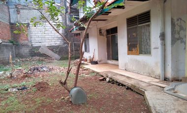 Gedung Ex Resto 2 Lantai Samping Margocity dan Dekat Detos Mall Depok Jawa Barat Sangat Cocok Buat Usaha Resto , Hotel , Kos2an Eklusive ,Klinik dan K