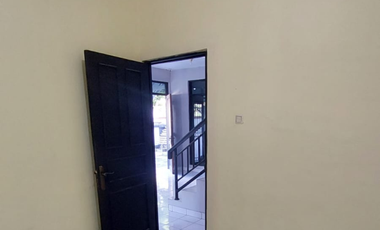 Disewakan Murah Rumah Mutiara Taman Palem