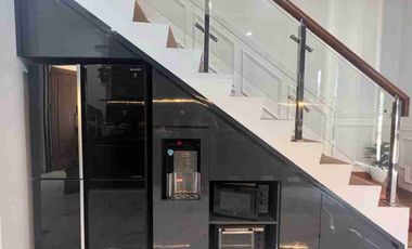 BEST PRICE !! Rumah Modern 3 Lantai Bintara Jaya Village | LB 270m² Full Modern + Rooftop |