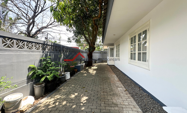 For Rent Rumah Bagus Private Pool di Kemang Jakarta Selatan