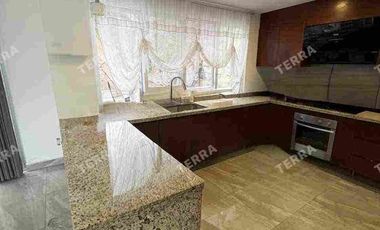 RENTA DE HERMOSA CASA EN ZONA CASCATTA LOMAS DE ANGELÓPOLIS PUEBLA. 4 recámaras