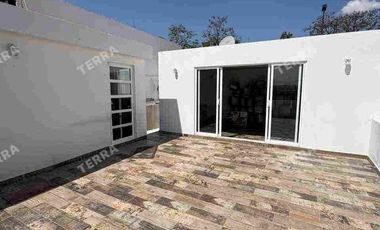 RENTA DE HERMOSA CASA EN ZONA CASCATTA LOMAS DE ANGELÓPOLIS PUEBLA. 4 recámaras