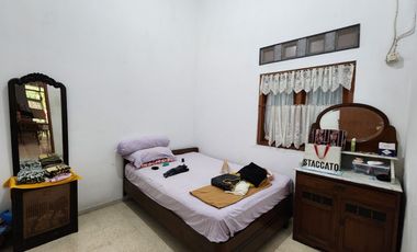 DIJUAL RUMAH DI SOLO DEKAT JALAN YOS SUDARSO