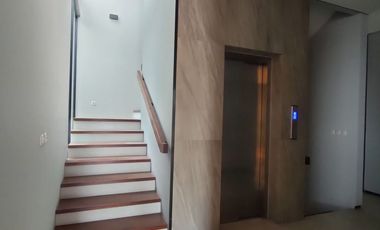 Murah !! Dijual Rumah Exclusive Listing Hook Mewah Luas 320 Ada Rooftop dan Lift di Pulo Nangka Kayu Putih Hadap Timur Utara