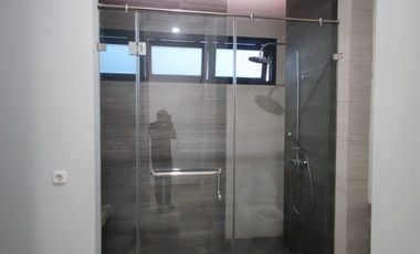 Murah !! Dijual Rumah Exclusive Listing Hook Mewah Luas 320 Ada Rooftop dan Lift di Pulo Nangka Kayu Putih Hadap Timur Utara