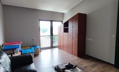 Murah !! Dijual Rumah Exclusive Listing Hook Mewah Luas 320 Ada Rooftop dan Lift di Pulo Nangka Kayu Putih Hadap Timur Utara