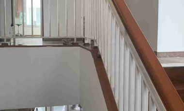 Disewakan Rumah Green Court Lake, Jakarta Barat