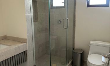 CASA en Dominio cumbres en esquina