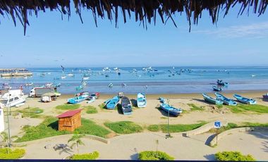 Venta de Edificio Comercial en Puerto Lopez Manabi