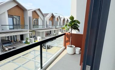 Rumah Baru Mewah Full Smart Home di Perbatasan Jakarta Bekasi, Strategis 5 Menit ke Tol JORR dan Stasiun KRL - FREE PPN & Bebas Biaya Biaya