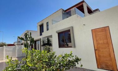 Casa, Costa Laguna, Ojos del Salar