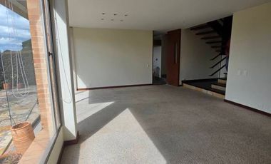 🏡 ¡LA VISTA DE TUS SUEÑOS A PRECIO DE GANGA! 🌅  ¿Buscas despertar cada mañana con la Sabana a tus pies? Esta casa en Encenillos de Sindamanoy no es