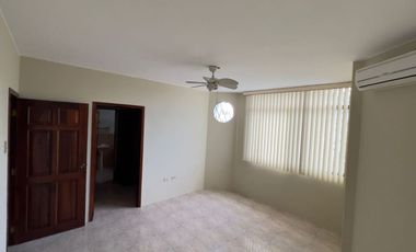 Venta de Casa en Manta Zona Norte Los Almendros