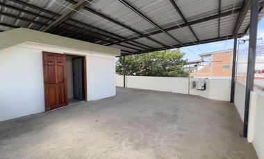 Venta de Casa en Manta Zona Norte Los Almendros
