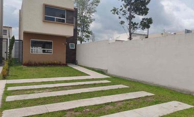 CASA EN RENTA EN VILLAS SAN FERNANDO, CALIMAYA, EDO DE MEXICO