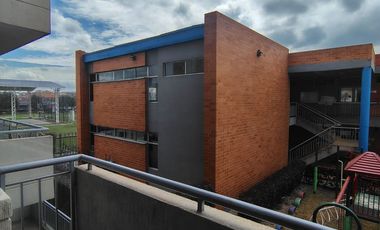 Apartamento moderno en venta en Mosquera | Balcón, chimenea y zonas premium