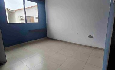 ALQUILA TU CASA DE LUJO EN URB. NÁPOLI