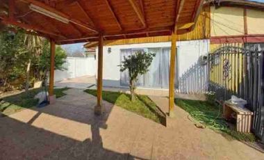 Cómoda casa en villa Los Arcangeles