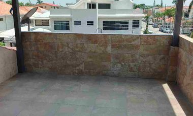 Renta de departamento 2 piso alto Urb Las Riberas vía Samborondón de 2 habitaciones cerca Village Plaza