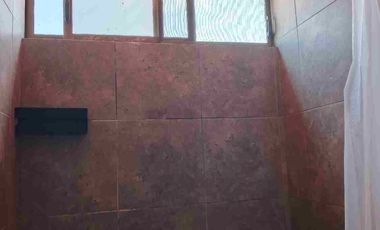 Renta de departamento 2 piso alto Urb Las Riberas vía Samborondón de 2 habitaciones cerca Village Plaza