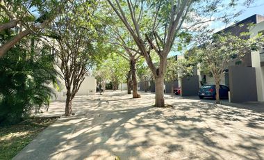 Townhouse Amueblado en renta en Santa Gertrudis Copó, con Alberca