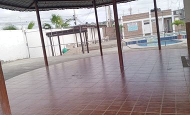 SE RENTA HERMOSA CASA EN MANTA