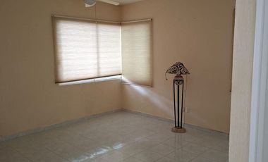 Residencia en Venta en Jardines de Virginia – Amplios Espacios y Excelente Ubicación