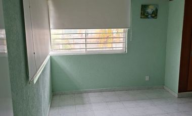 Residencia en Venta en Jardines de Virginia – Amplios Espacios y Excelente Ubicación