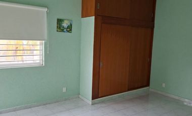 Residencia en Venta en Jardines de Virginia – Amplios Espacios y Excelente Ubicación