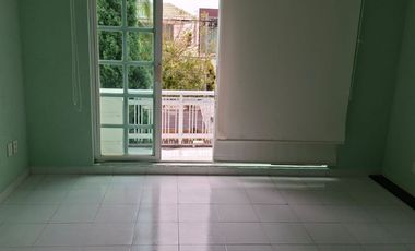 Residencia en Venta en Jardines de Virginia – Amplios Espacios y Excelente Ubicación