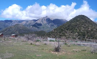 🌿 Vive en la precordillera de San Fernando  Se vende hermosa parcela de 5.200 m² con casa, ubicada en Sector El Llano, pasado Puente Negro, en un ent