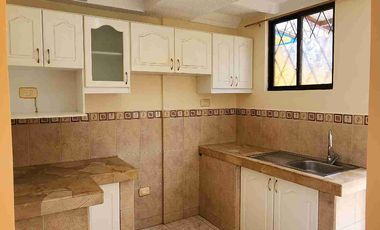 ARRIENDO CASA REMODELADA , LISTA PARA MUDARSE, SECTOR ARMENIA.