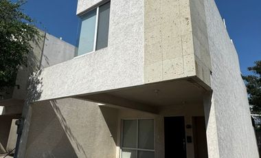 Casa Amueblada en Renta en Crystal Lagoons, Apodaca, Nuevo Leon