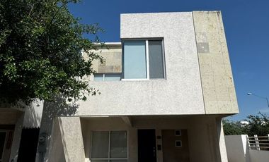 Casa Amueblada en Renta en Crystal Lagoons, Apodaca, Nuevo Leon