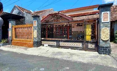Dijual Rumah Secondari Dekat RSUD Kota Banyuwangi Dg 5 Kamar Tidur