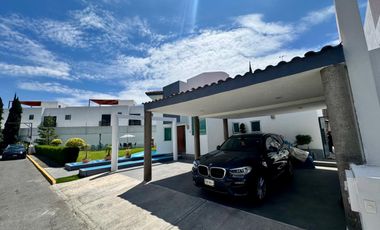Casa en Fraccionamiento en el Barreal, cerca del periferico y la recta