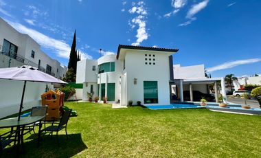 Casa en Fraccionamiento en el Barreal, cerca del periferico y la recta