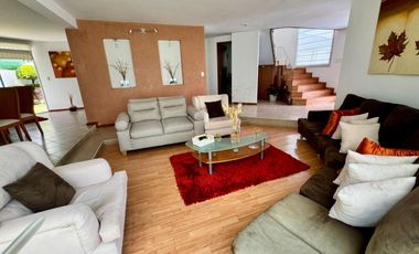 Casa en Fraccionamiento en el Barreal, cerca del periferico y la recta