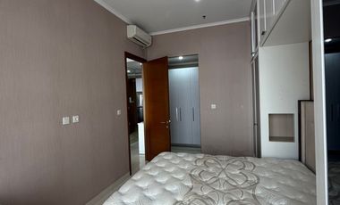 disewakan 2+1 bedroom full furnish taman anggrek residence