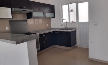 RENTO CASA EN CONDOMINIO LA ESCONDIDA FRACC. EL REFUGIO