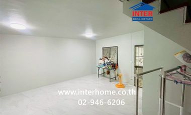 Two-story townhouse, 18 sq.wa., Pruksa Panalee 36 Village, Lad Krabang Road, Luang Phaeng Road, Mueang Chachoengsao, Chachoengsao.