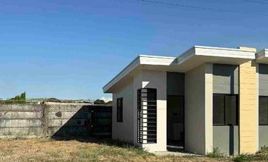 RUSH! PASALO HOUSE AND LOT IN AMAIA SCAPES SAN FERNANDO!