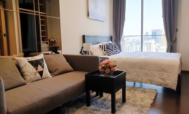 High-floor unit, beautifully decorated, best value. Condo for sale at The Line ----------i by Sansiri. Only 220 meters to BTS Ratchathewi