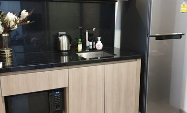 High-floor unit, beautifully decorated, best value. Condo for sale at The Line ----------i by Sansiri. Only 220 meters to BTS Ratchathewi
